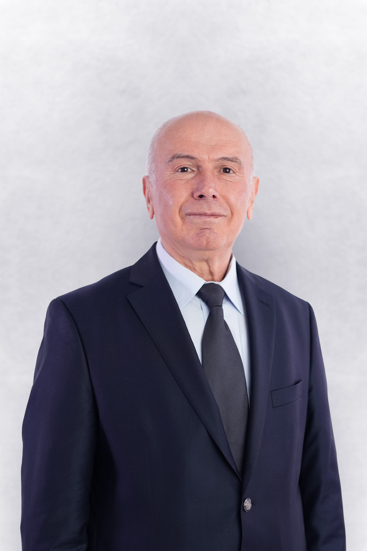 Suat Özgür